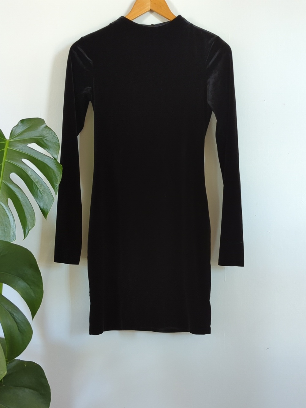 H&M Black Long Sleeve Velvet Dress